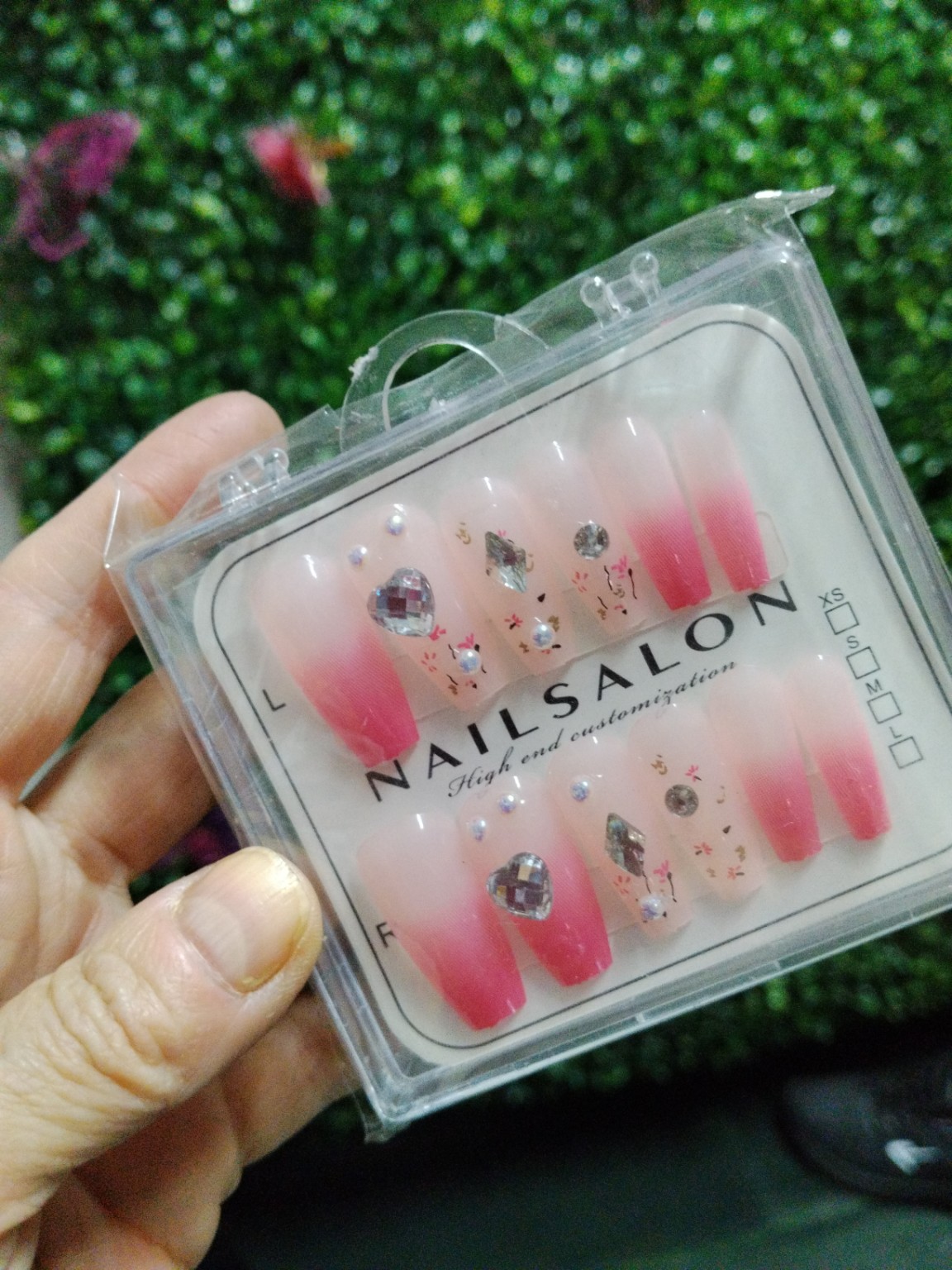 Foto de Kit de unhas postiças decoradas em degradê rosa com strass