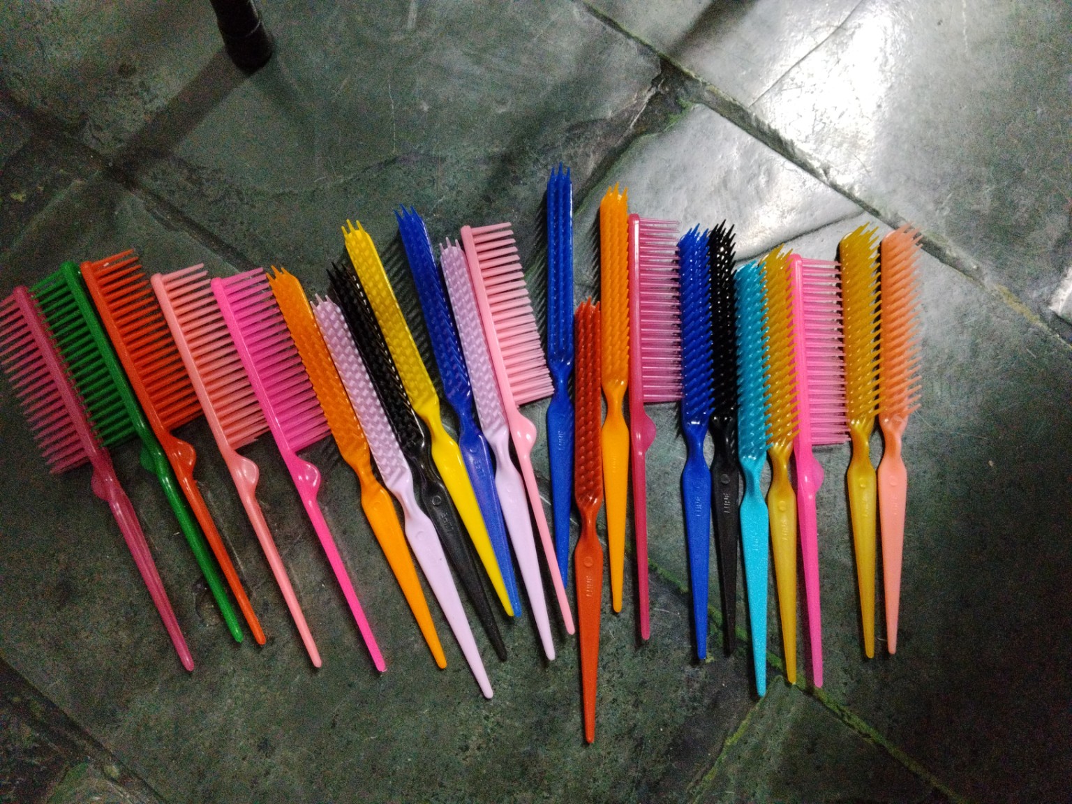 Foto de Pente de cabo fino para cabelo