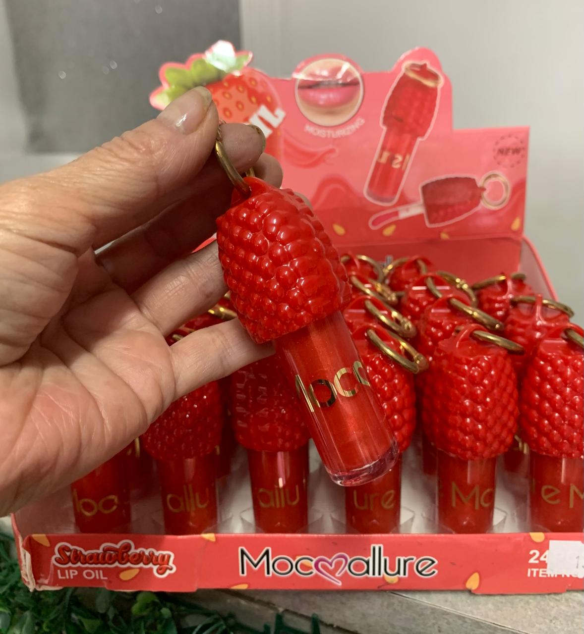 Foto de Gloss oil strawberry moisturizing