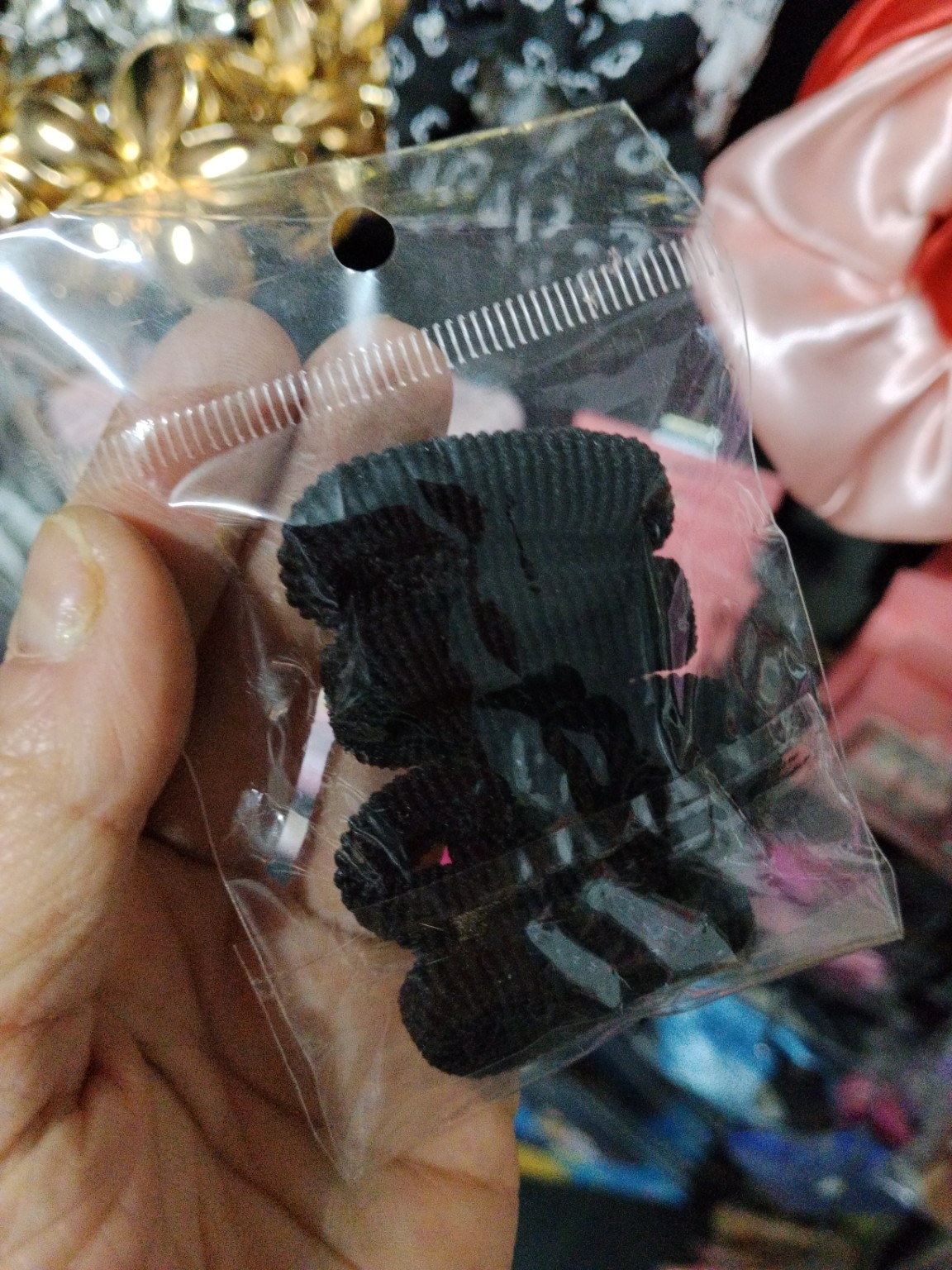 Foto de Pacote com mini xuxinhas/elásticos de tecido pretos