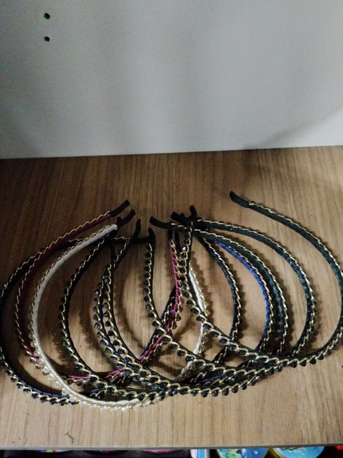 Foto de Tiara para cabelo com corrente e pedras